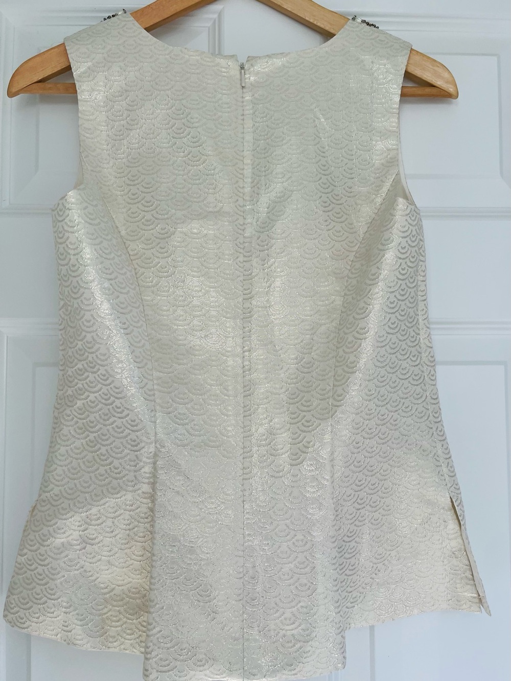 NWT Lilly Pulitzer Terrace Top White Metallic Scallop Jacquard - 2 - Picture 5 of 5